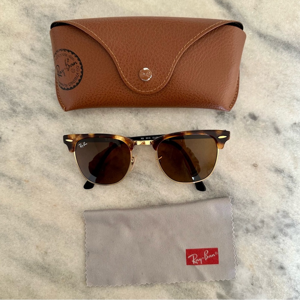 Ray-Ban Clubmaster Fleck in Tortoise